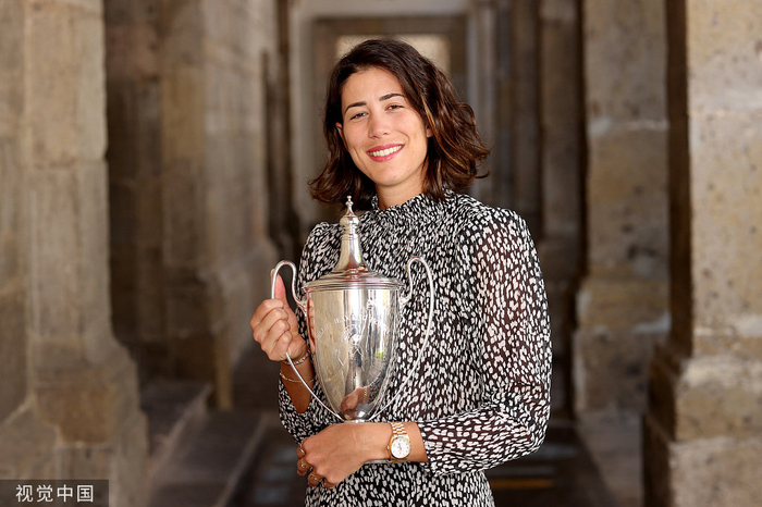 开云体育下载-拜仁慕尼黑围绕西甲止住颓势穆古鲁扎在美国队比赛中势不可挡，网友：冲刺阶段里尔调整名单以备荷甲的简单介绍-开云体育下载